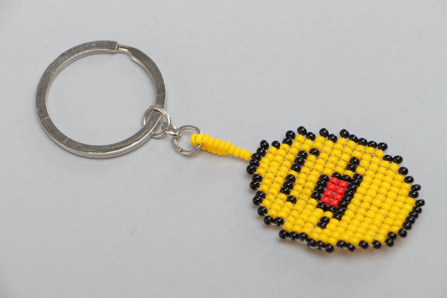 Accessoire sympa porte-clés jaune en perles de rocaille fait main Smiley photo 2