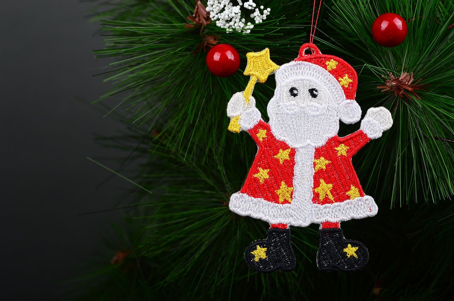 Елочная игрушка Санта ручной работы декоративная подвеска предмет декора фото 1