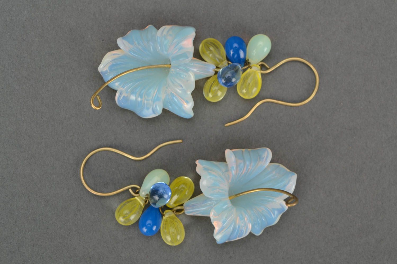 Handmade designer dangling earrings with tender Czech glass flowers photo 2