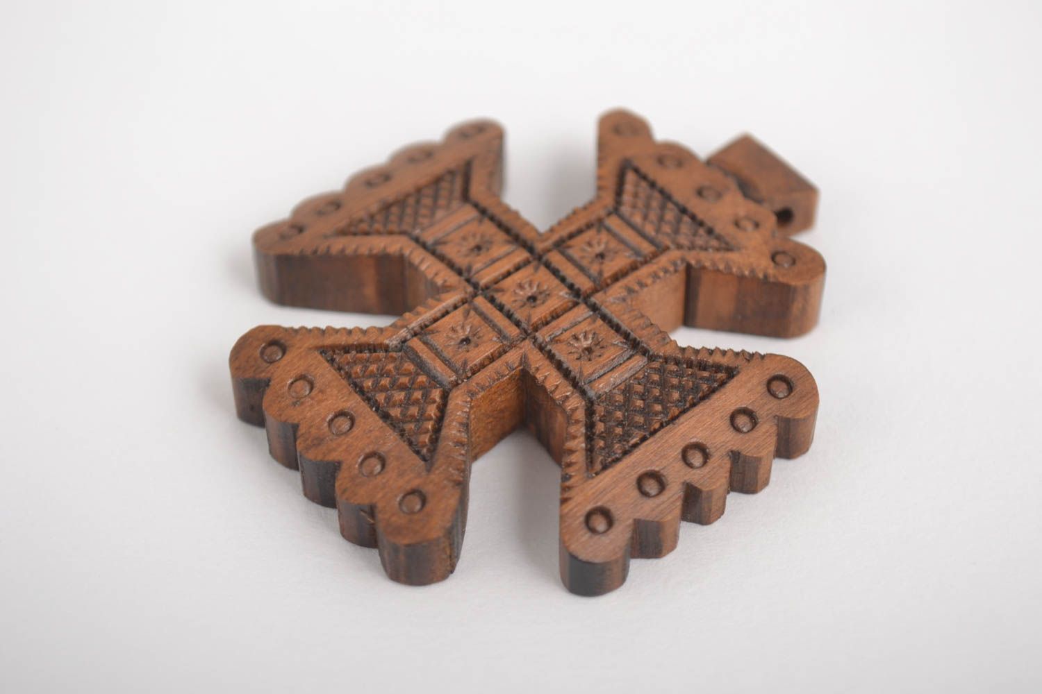 Cruz tallada de peral hecha a mano producto de madera regalo original foto 3