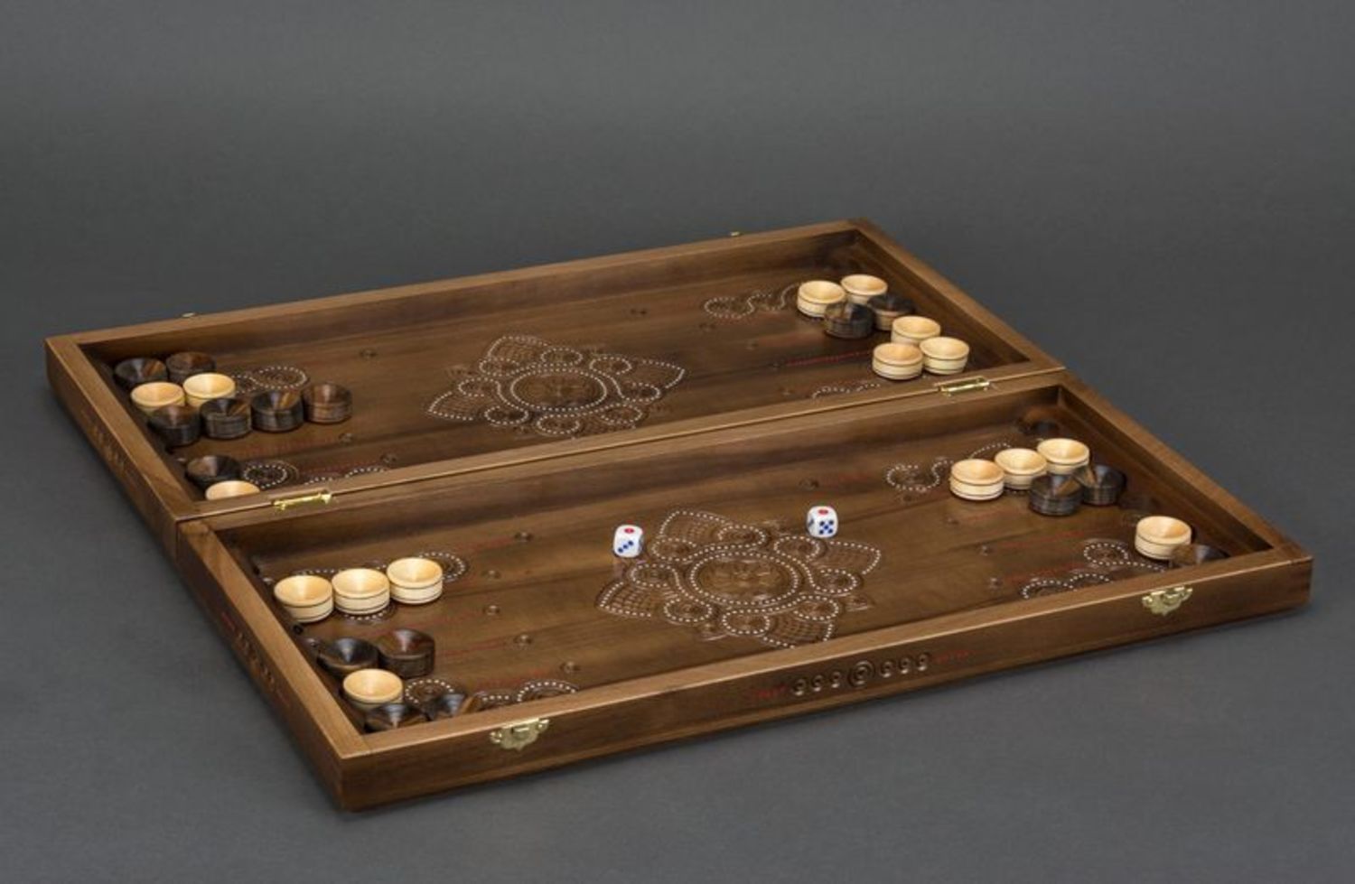 Backgammon di legno fatto a mano Giochi da tavolo Backgammon intagliato 
 foto 3