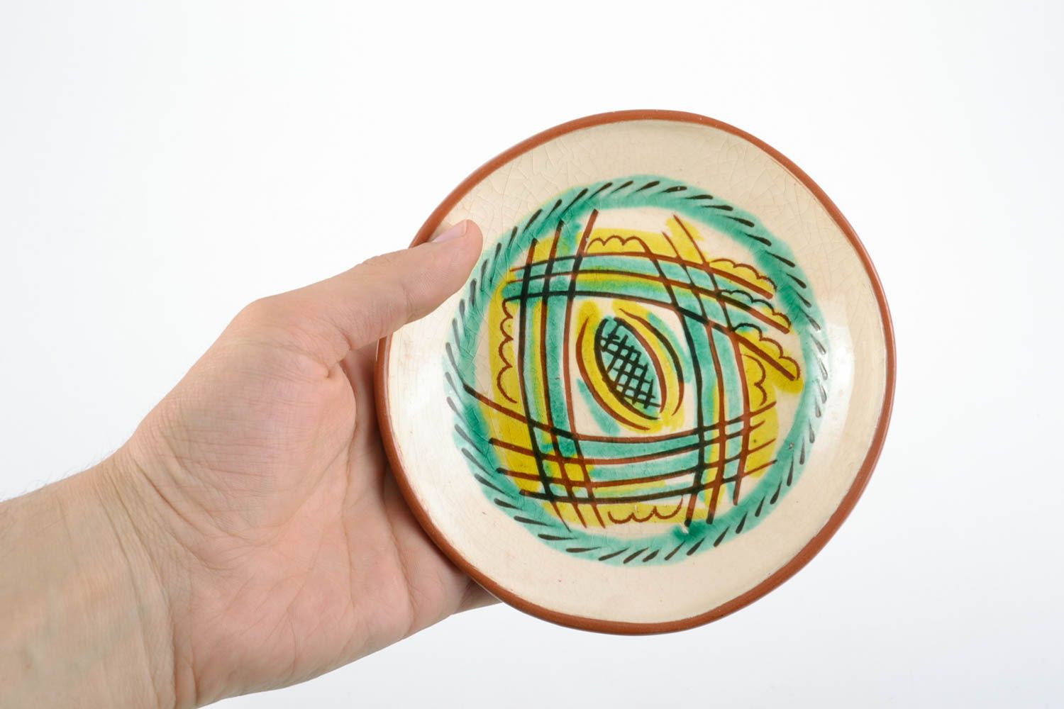 Керамическая тарелка расписанная глазурью ручной работы круглая красивая с узором фото 3
