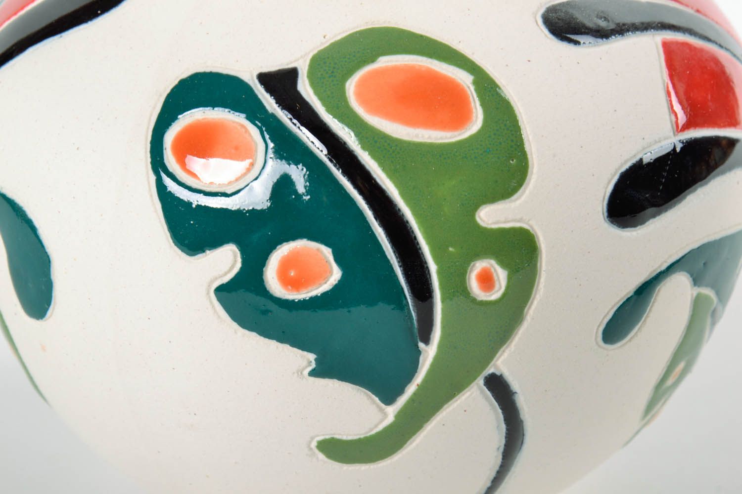 Pot en céramique avec une vive peinture photo 5