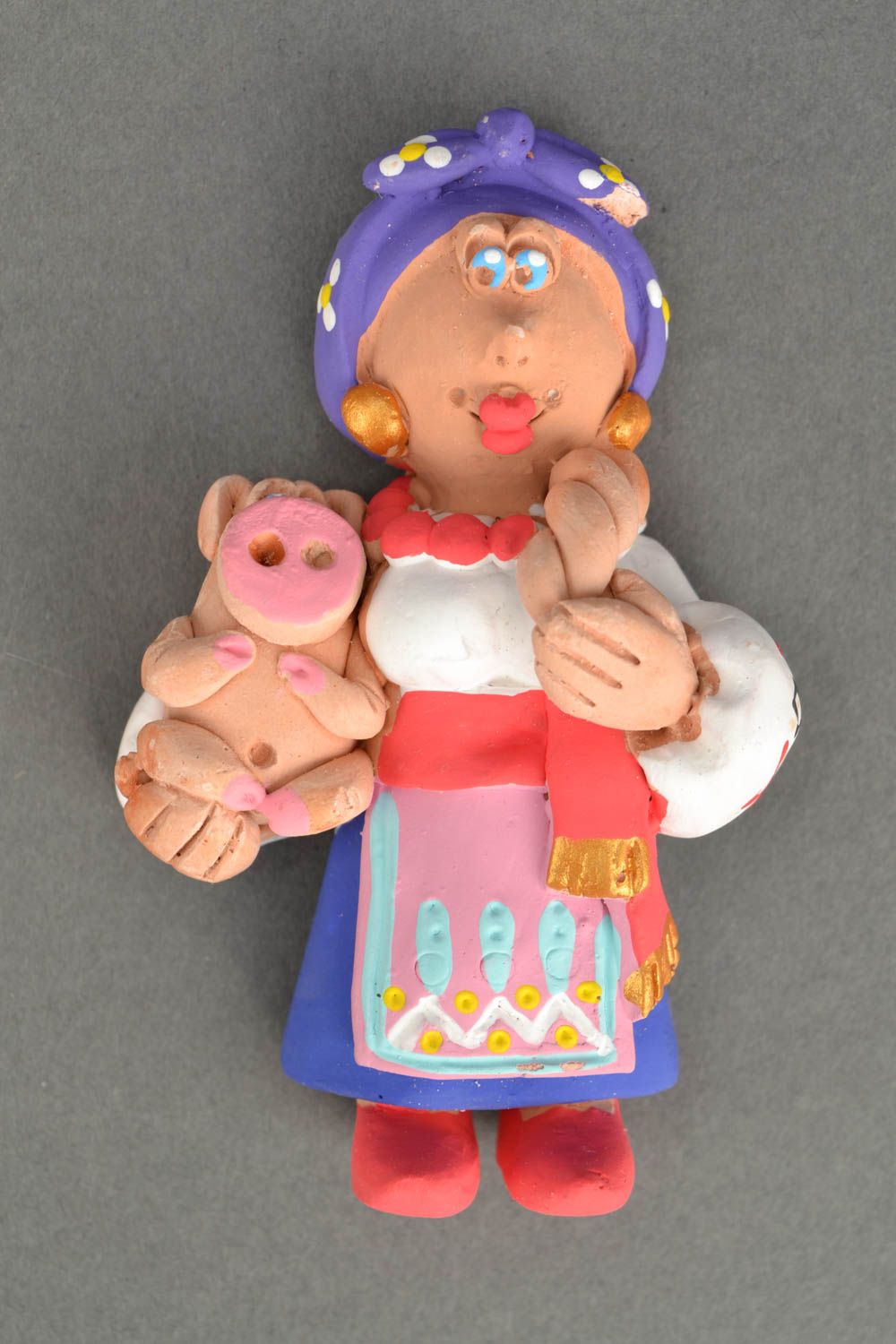 Aimant frigo en céramique fait main décoration Femme cosaque avec cochonnet photo 5