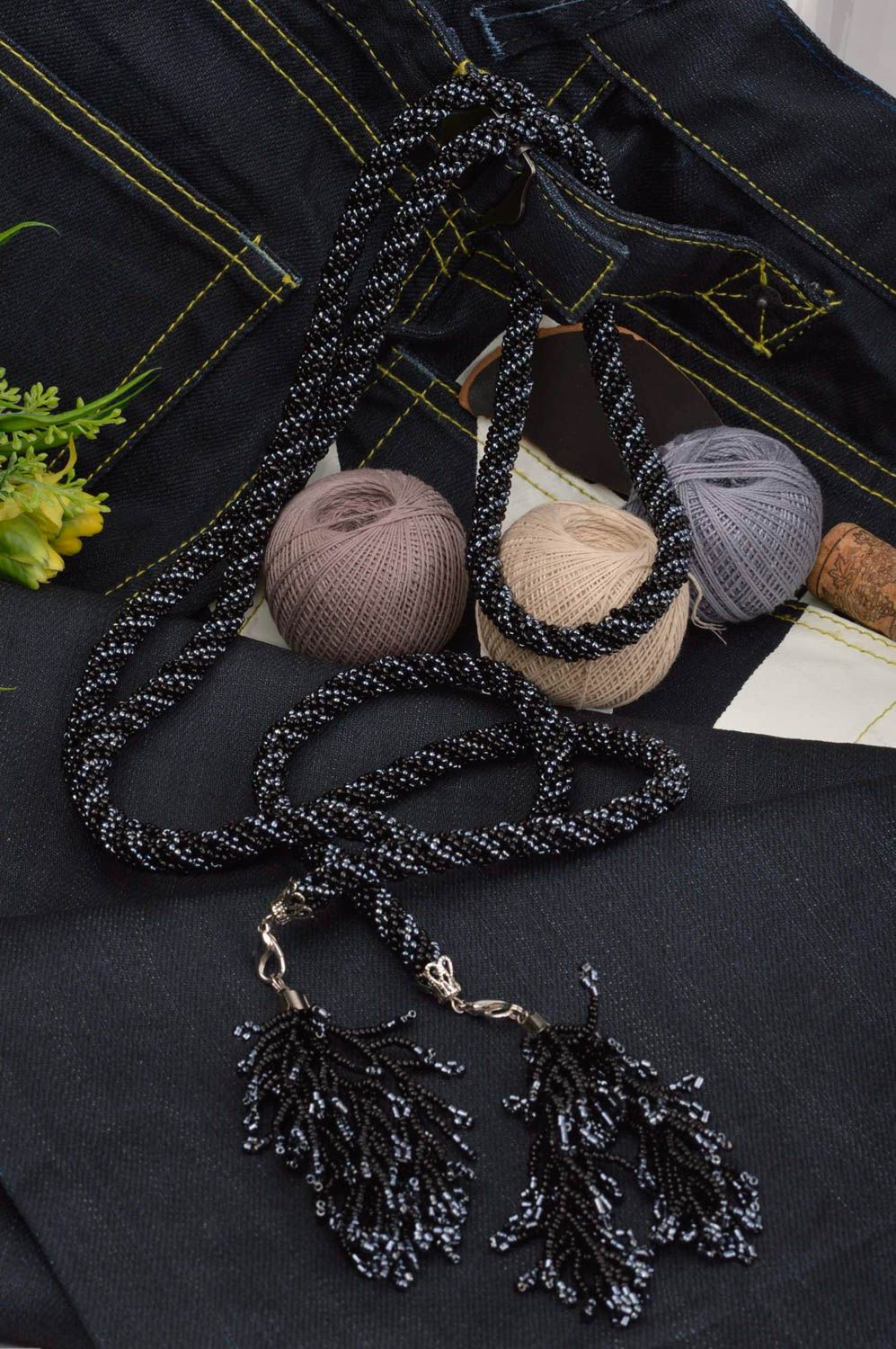 Collar hecho a mano regalo personalizado bisutería artesanal de abalorios negros foto 1