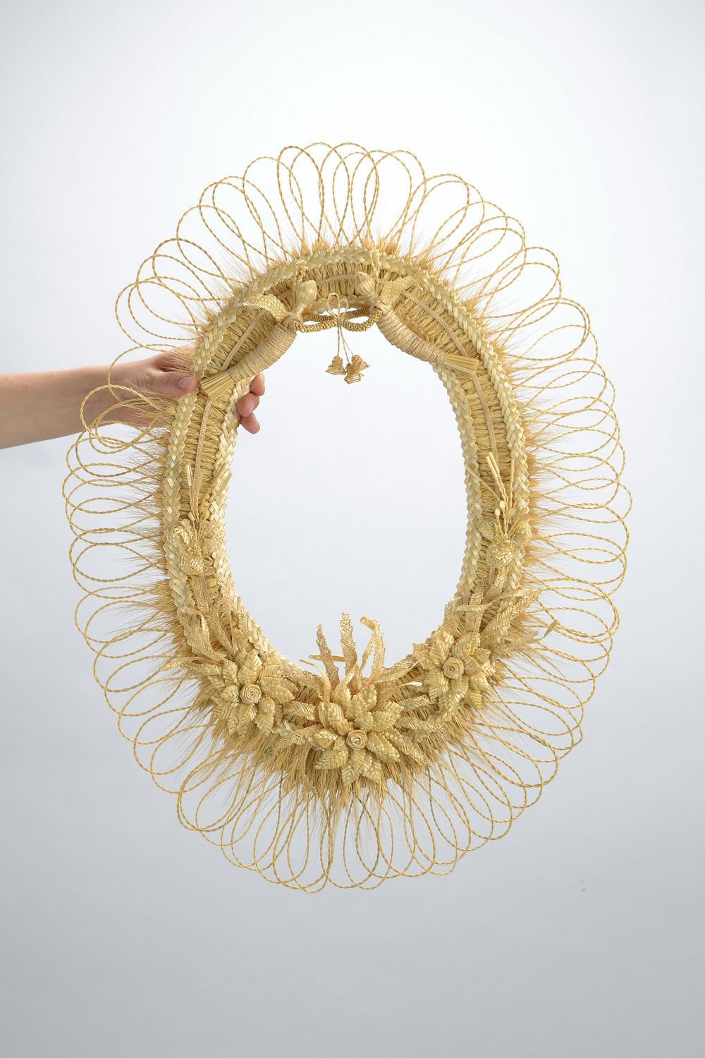 Amulet-wreath made of straw photo 3