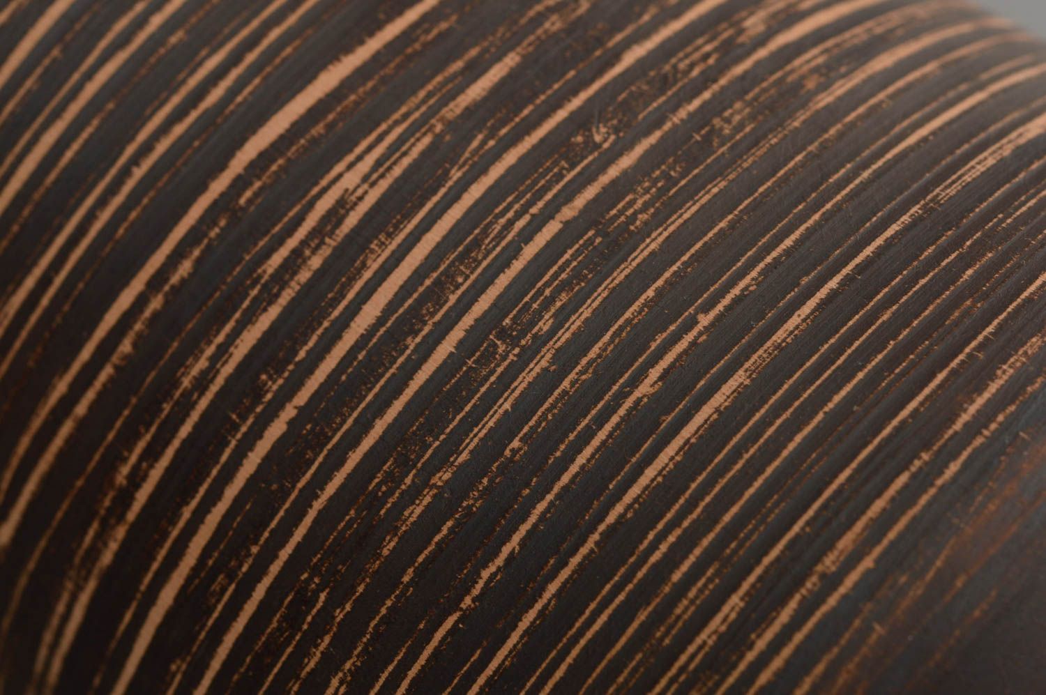 Grande tasse d'argile marron foncé faite main originale avec anse 60 cl photo 5