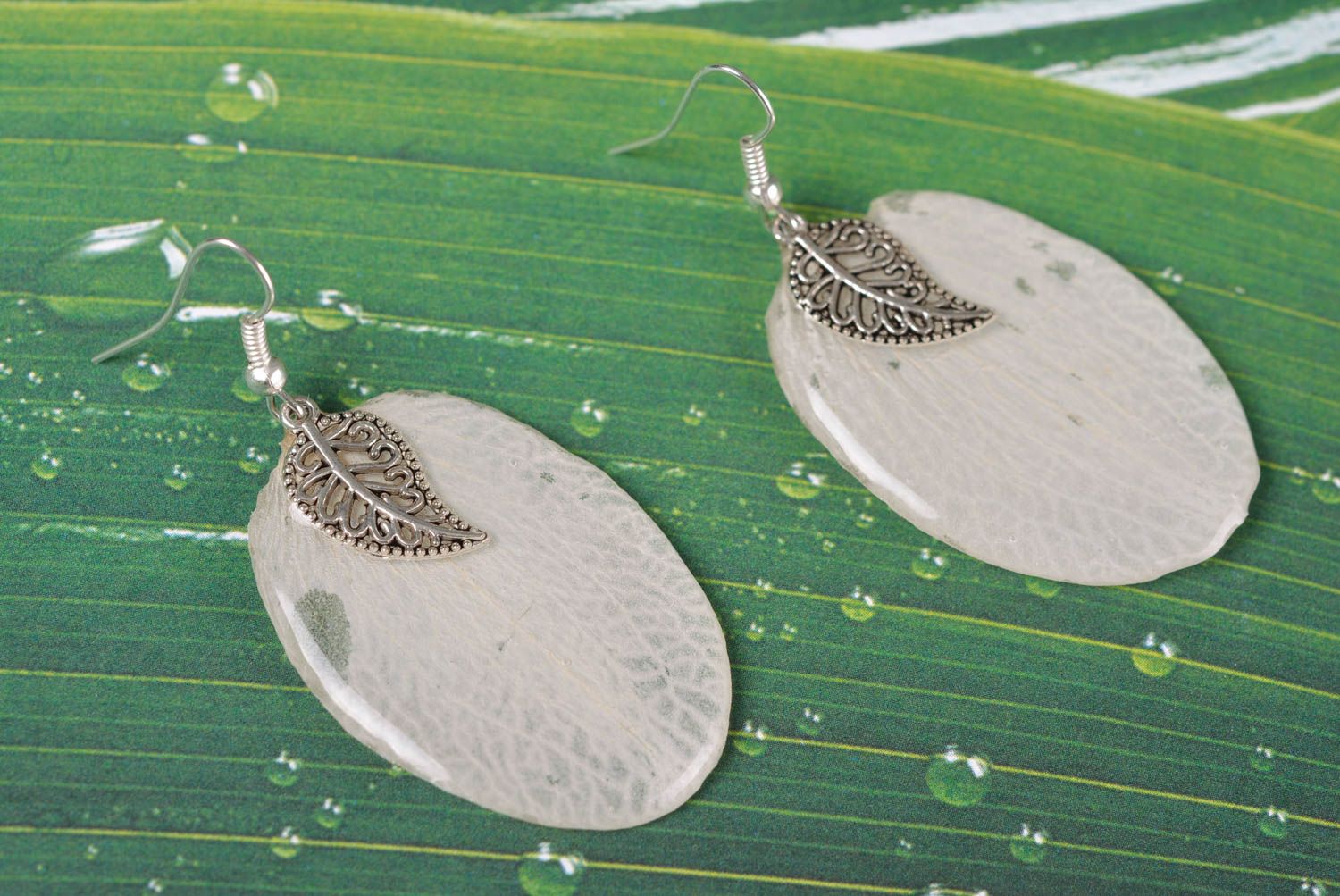Long white summer handmade earrings with petals in epoxy resin  photo 4