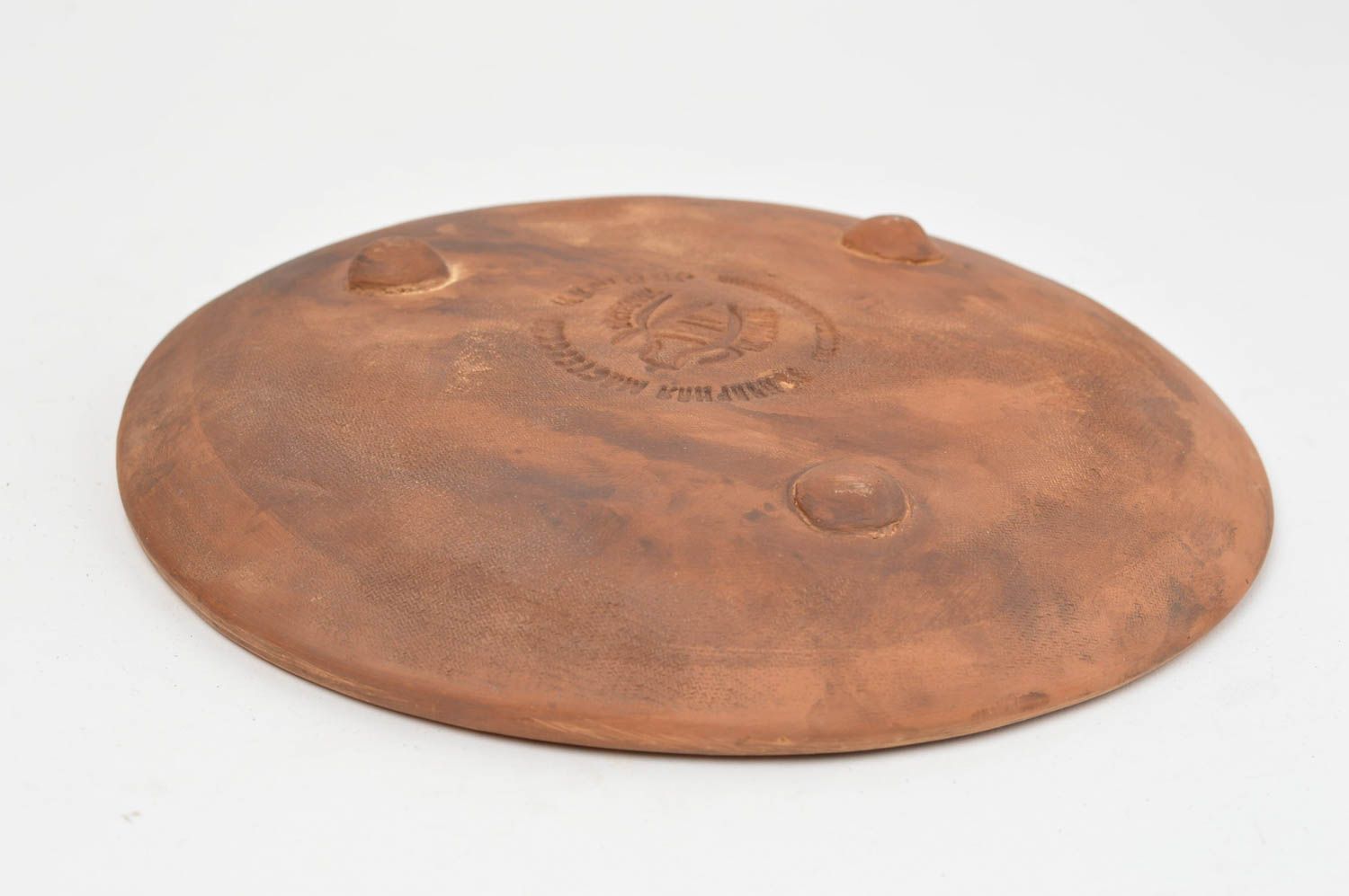 Оригинальная тарелка из глины коричневая с цветочным орнаментом ручная работа фото 4