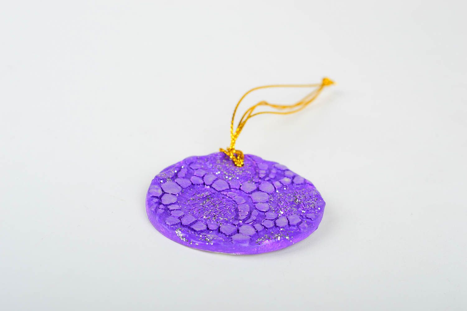 Игрушка на елку handmade декор для дома игрушка из глины расписная фиолетовая фото 3