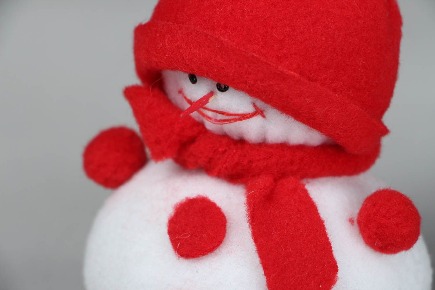 Jouet bonhomme de neige en tissu polaire photo 2
