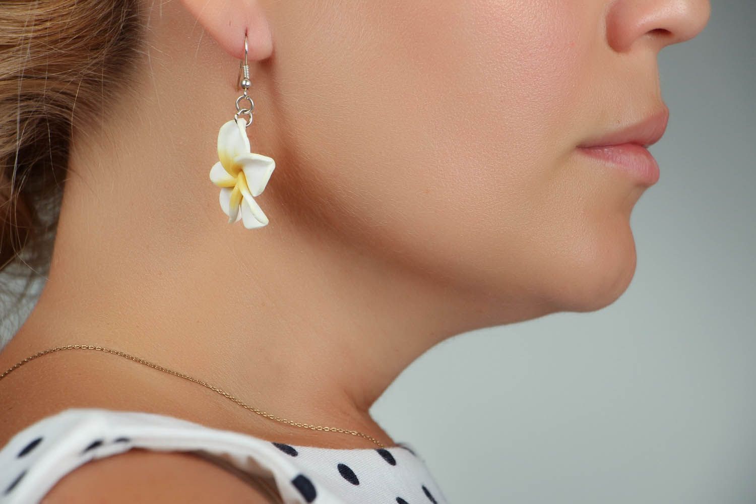 Ohrringe aus Polymerton Blumen foto 5