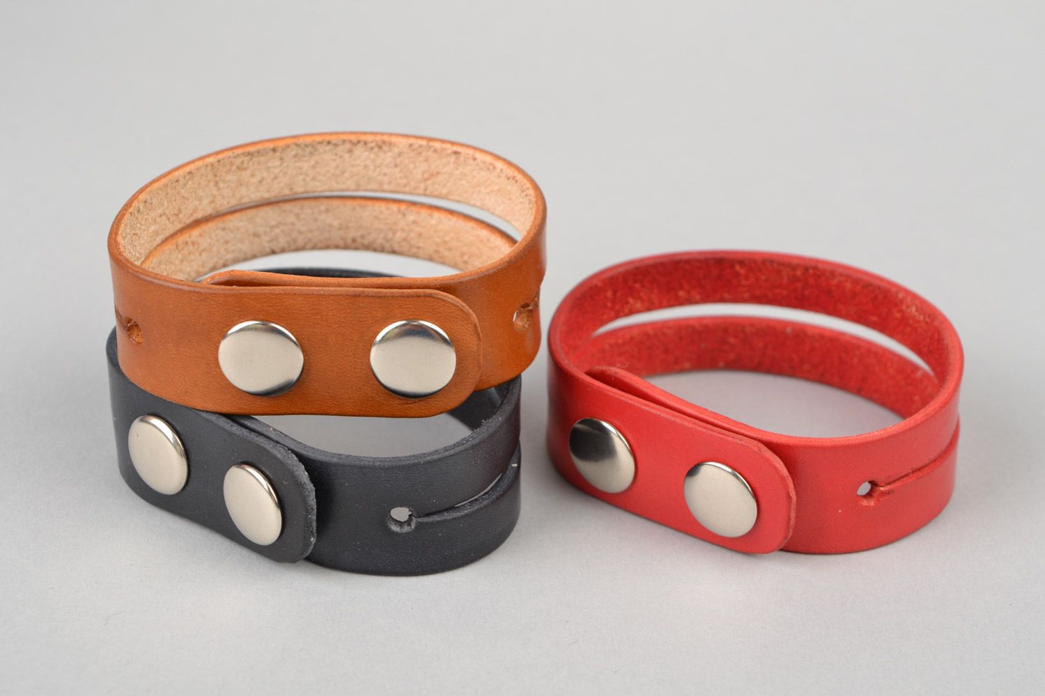 Set of handmade designer genuine leather bracelets 3 pieces red brown and black photo 4