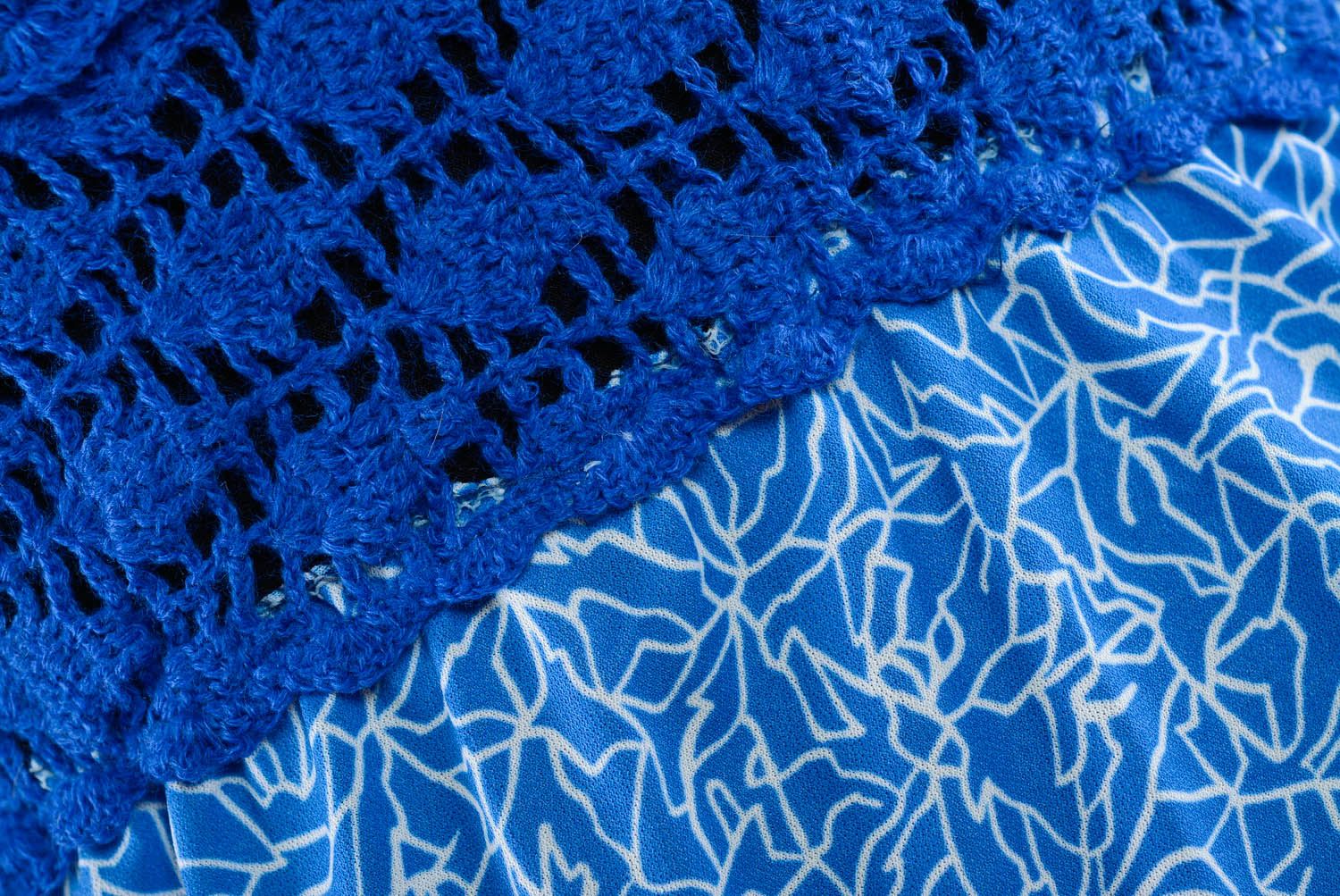 Robe bleue en acrylique et demi-laine faite main photo 5