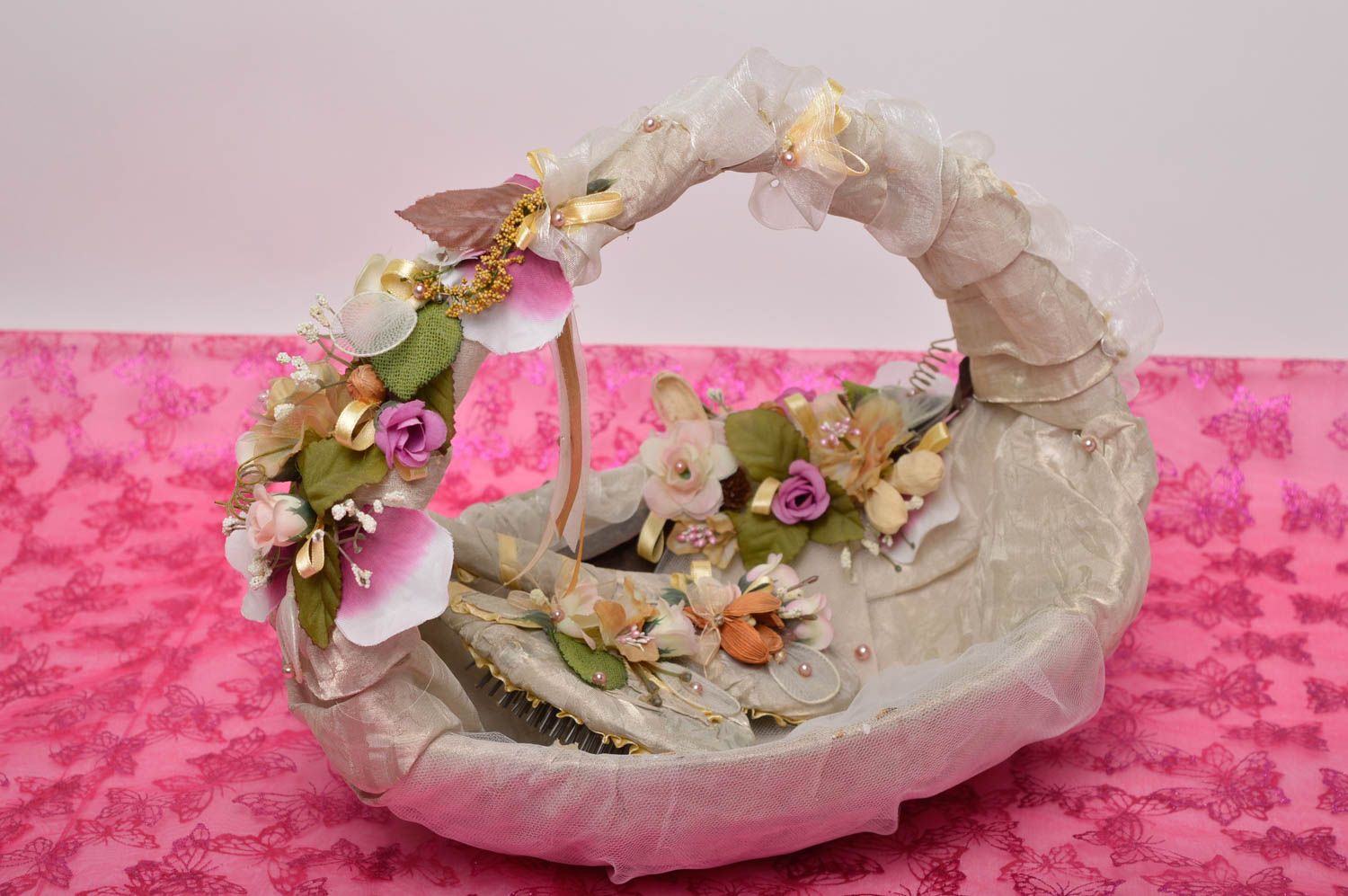 Handmade wedding accessories set flower basket hair brush hand mirror ideas photo 1
