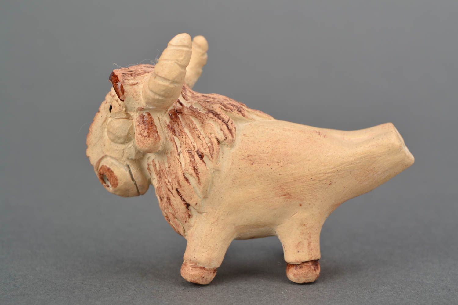 Clay penny whistle Bull photo 3