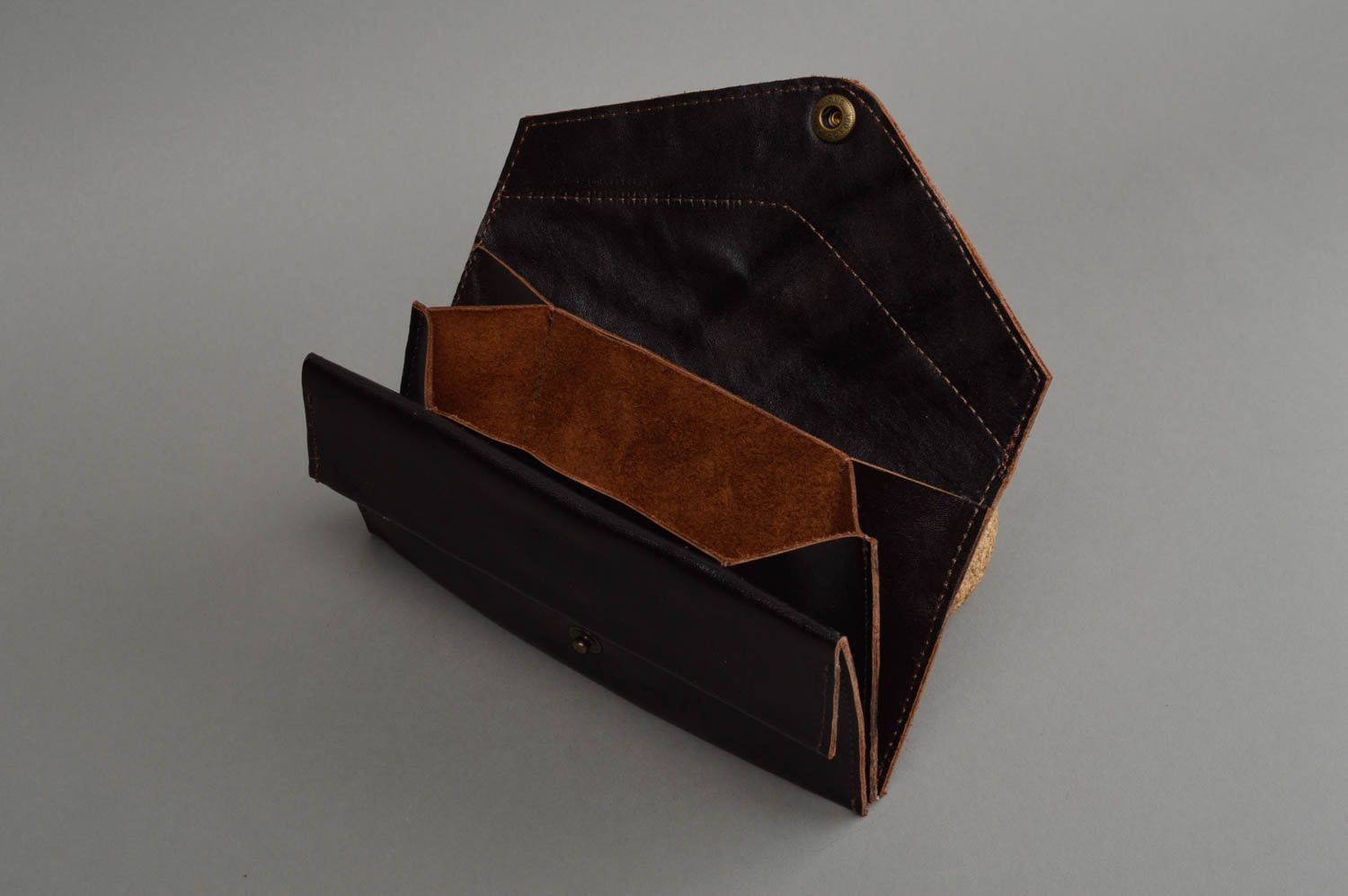 Handmade Geldbörse aus Leder in Schwarz künstlerisch schön stilvoll modisch toll foto 3