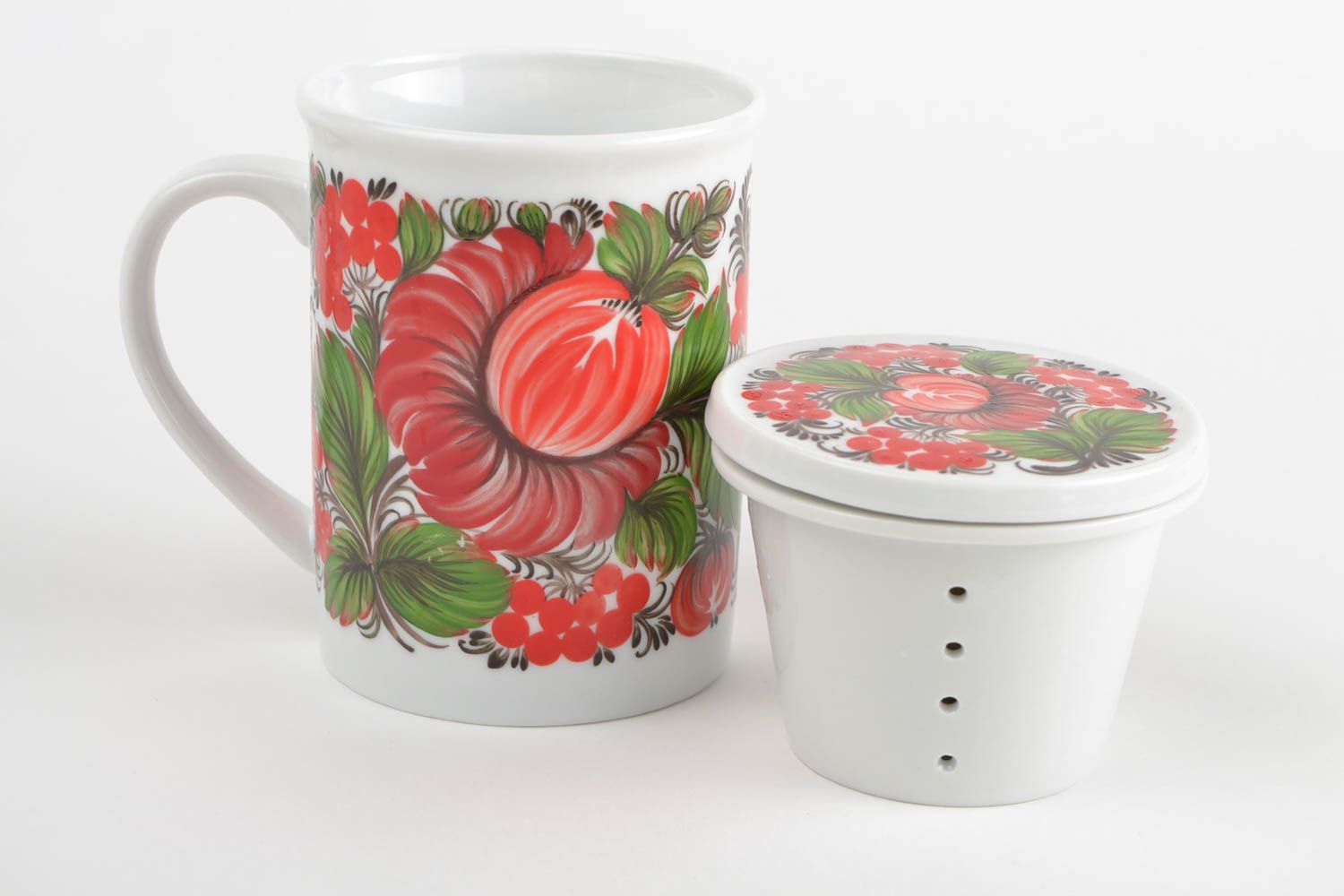 Porcelain tea cup with lid and handle in Russian style floral design photo 4
