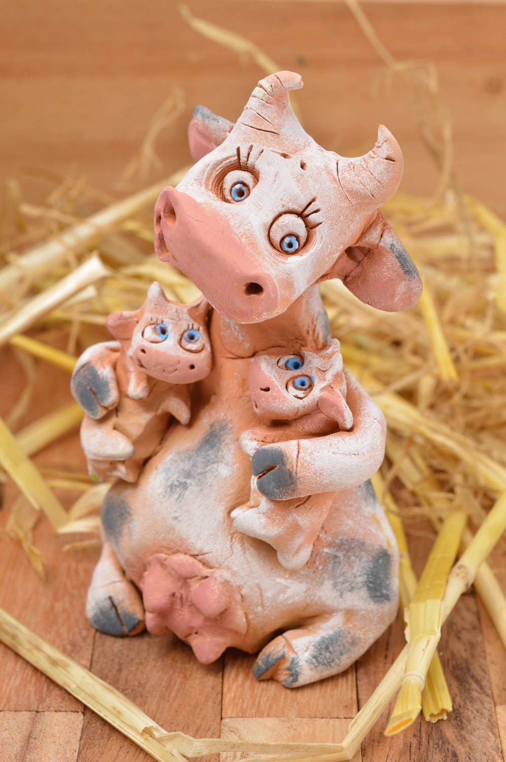 Figurine vache mère faite main Statuette design en céramique Déco maison photo 1