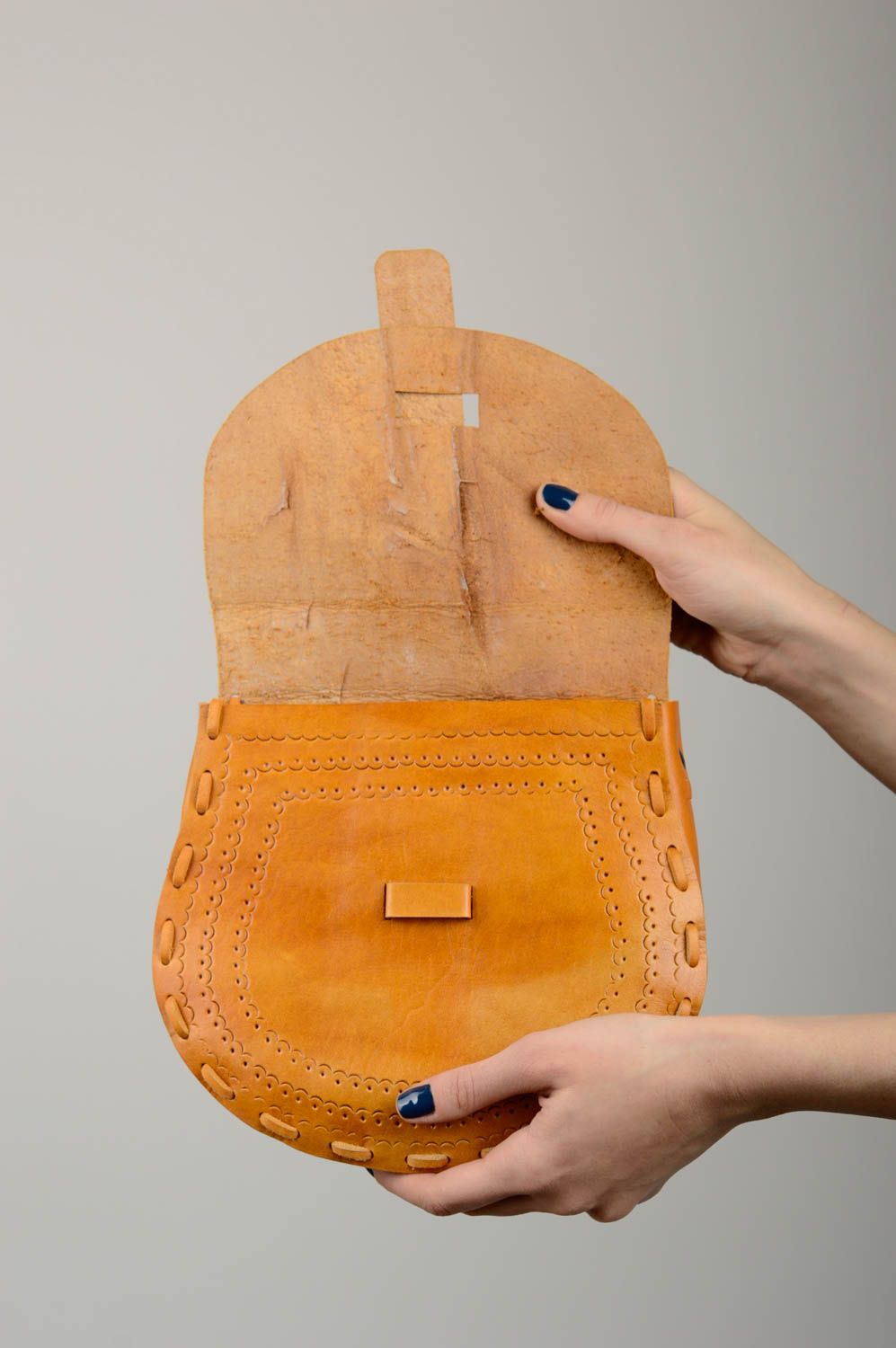 Сумка ручной работы сумка через плечо коричневая сумка из кожи лаконичная фото 3