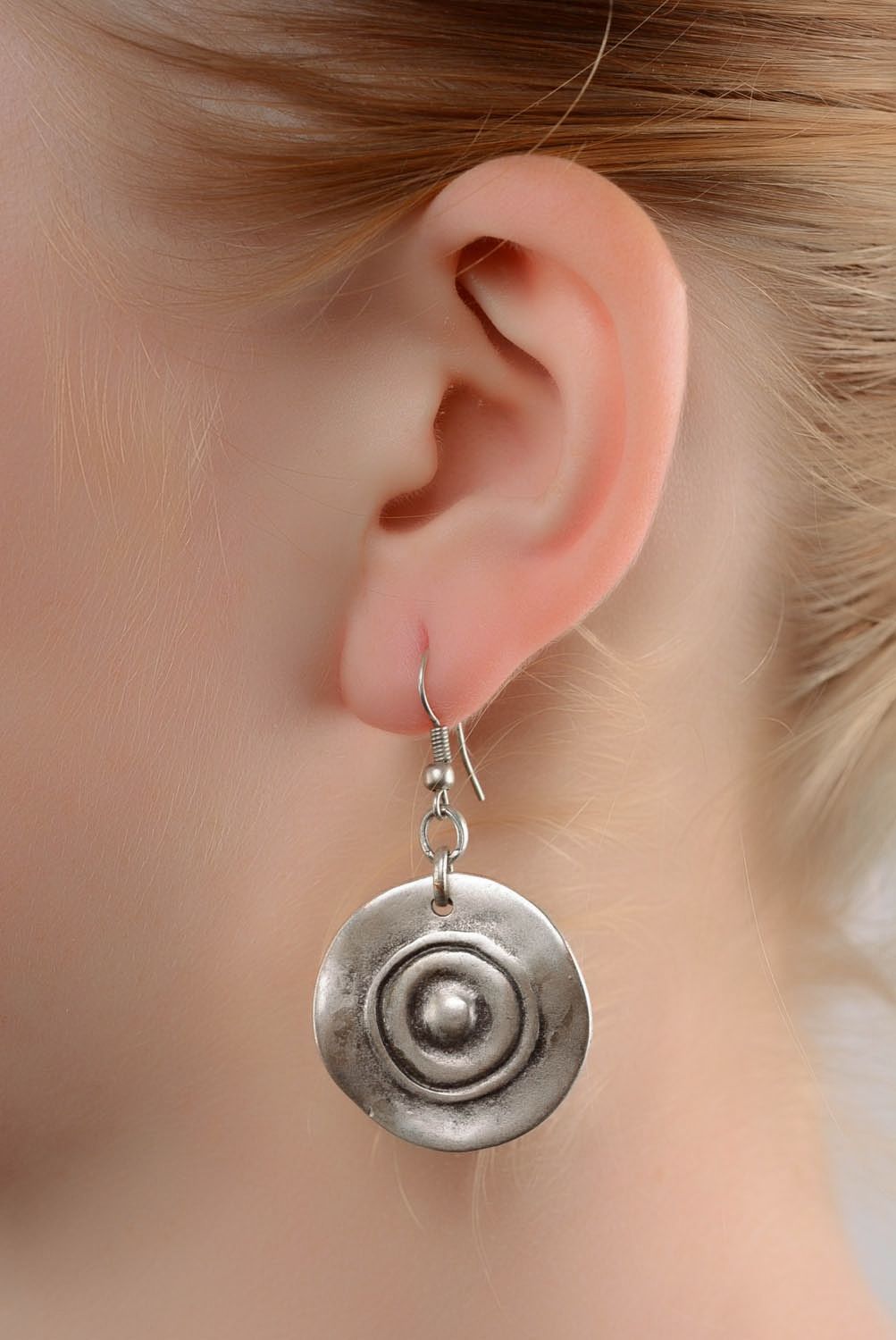 Boucles d'oreilles en métal pendantes faites main photo 4