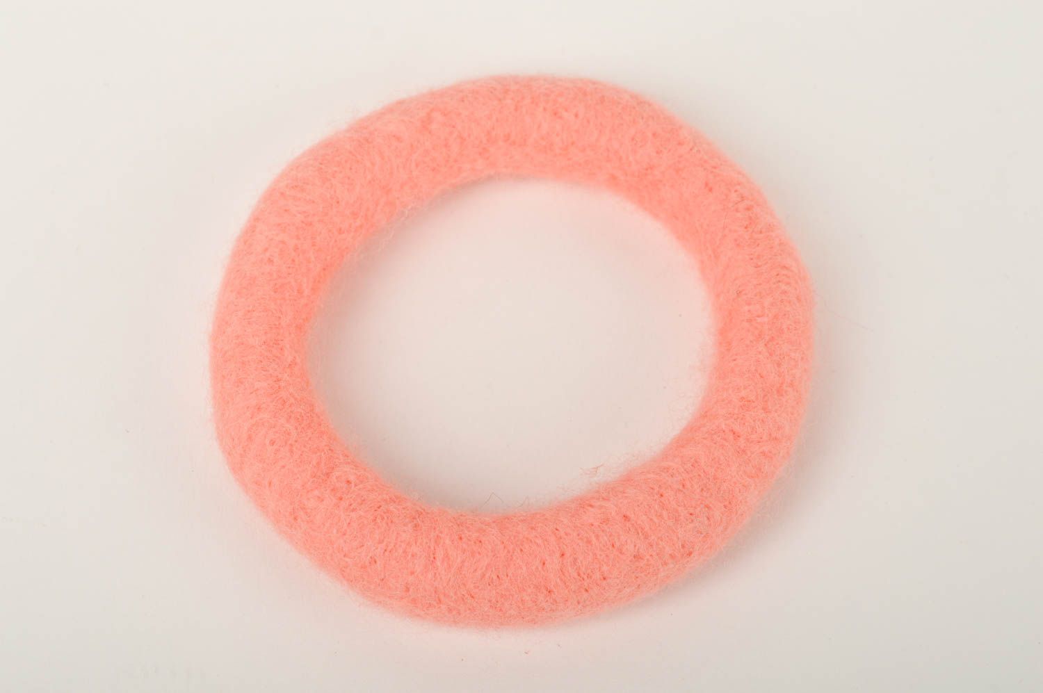 Armband aus Stoff handmade Schmuck rosa Accessoire für Frauen gefilzt schön foto 2