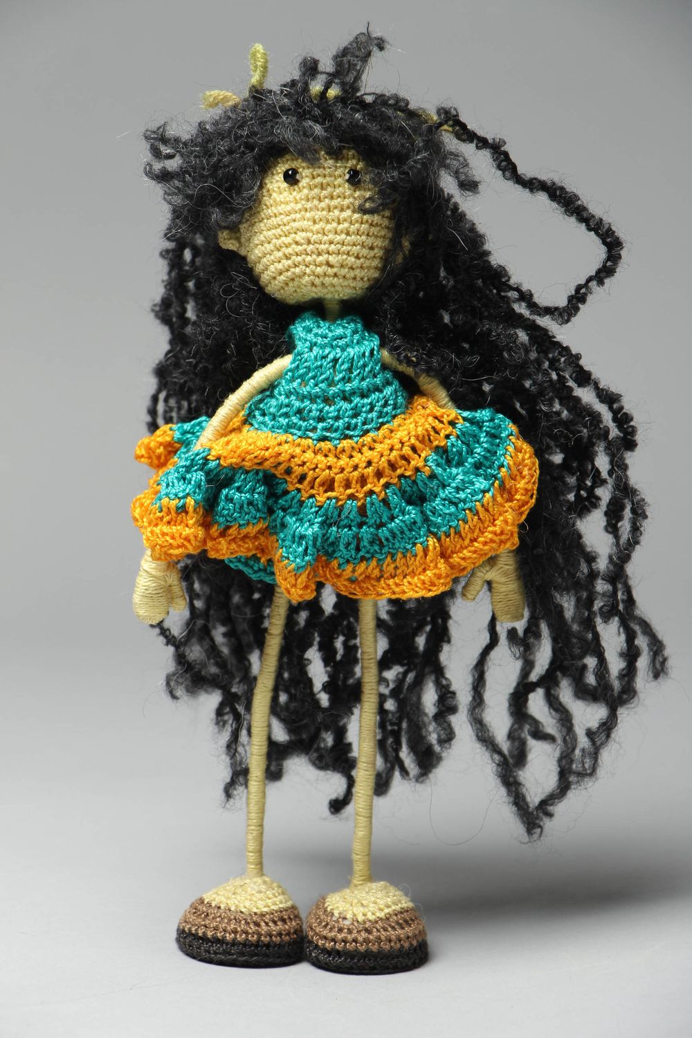 Bambola a maglia fatta a mano pupazzo morbido giocattolo da bambine a uncinetto
 foto 1