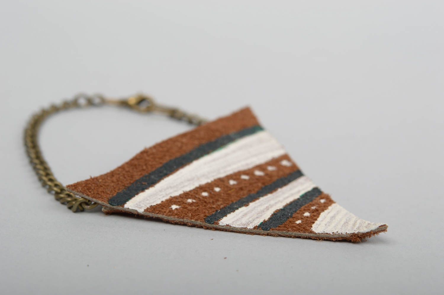 Кожаный браслет ручной работы браслет на руку украшение из кожи Треугольник фото 3