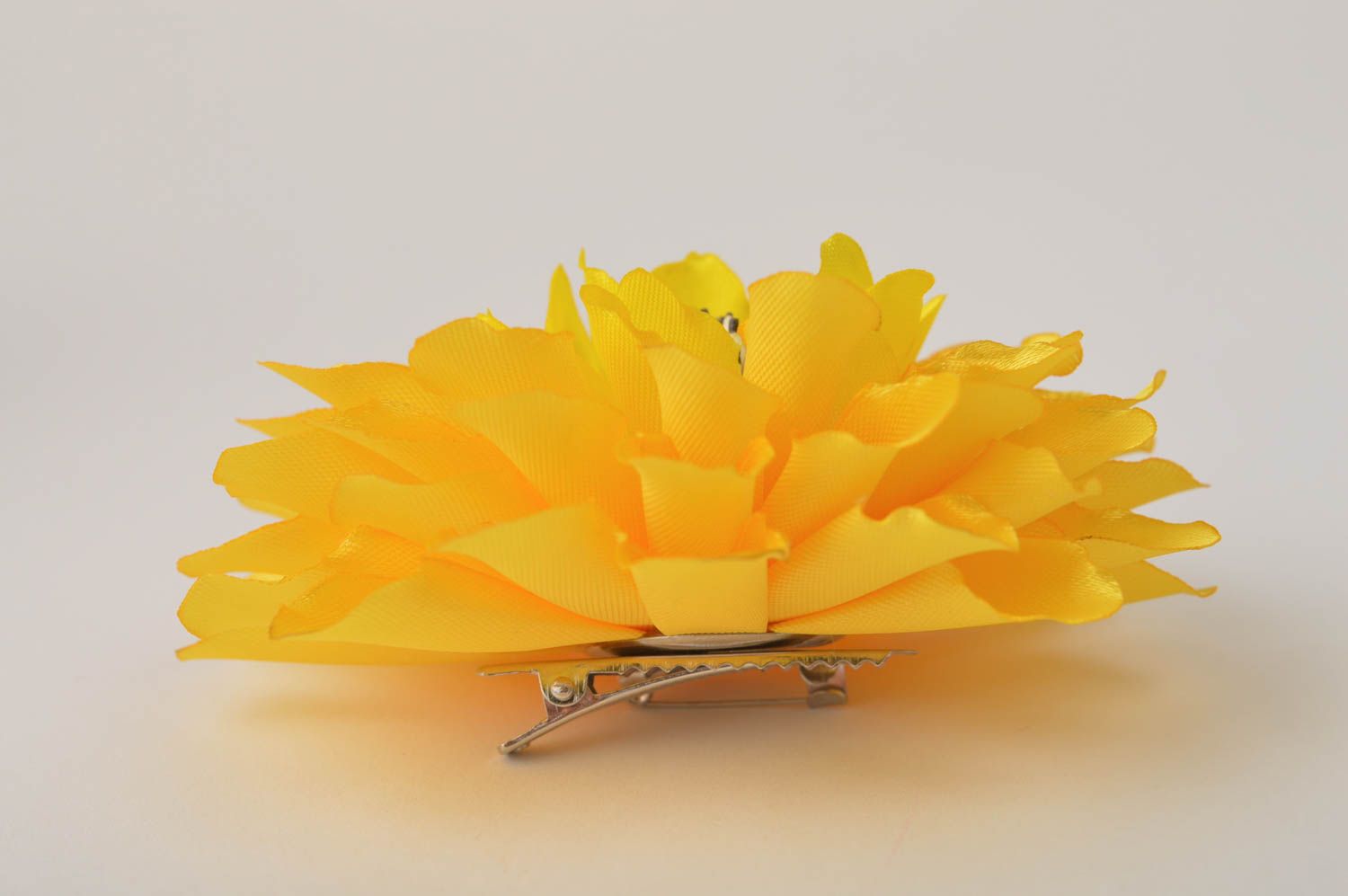 Barrette cheveux fait main Broche fleur chrysanthème jaune Accessoire femme photo 4