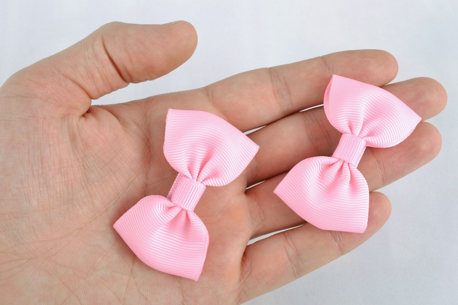 Gentle pink small handmade bow hair clips set 2 pieces photo 2
