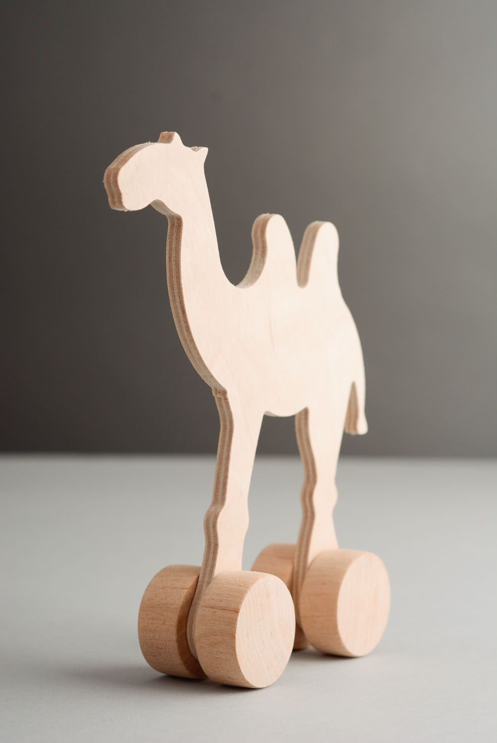 Jouet chameau en bois à décorer fait main photo 2