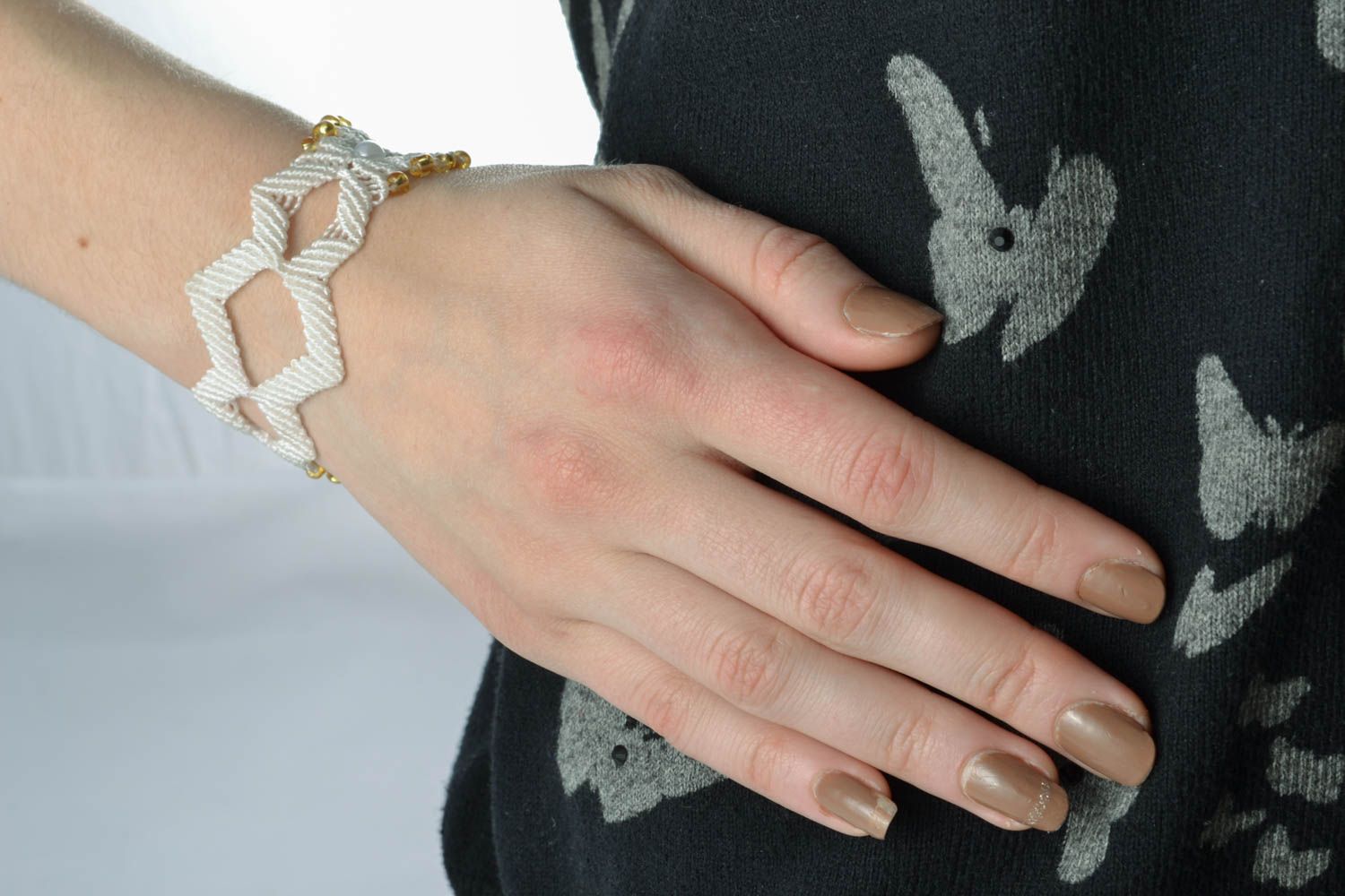 White macrame bracelet photo 5