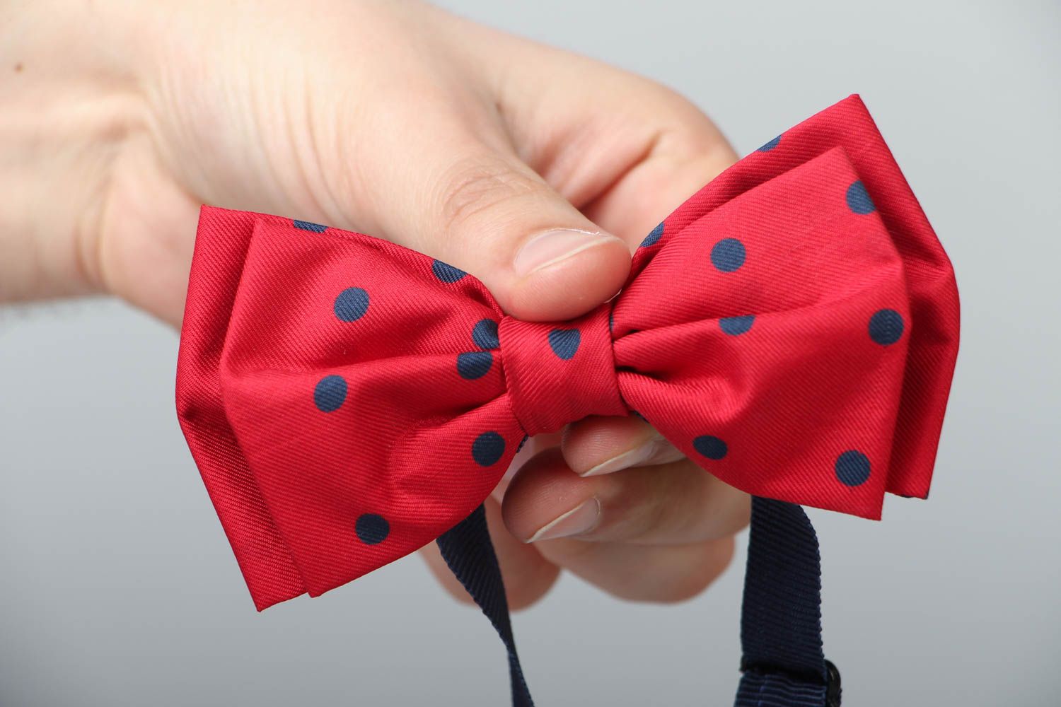 Red polka dot bow tie photo 4