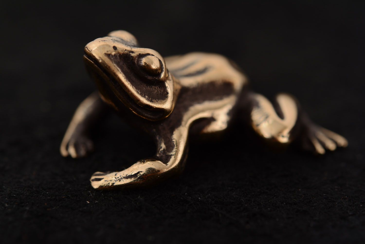 Bronze statuette Frog photo 2