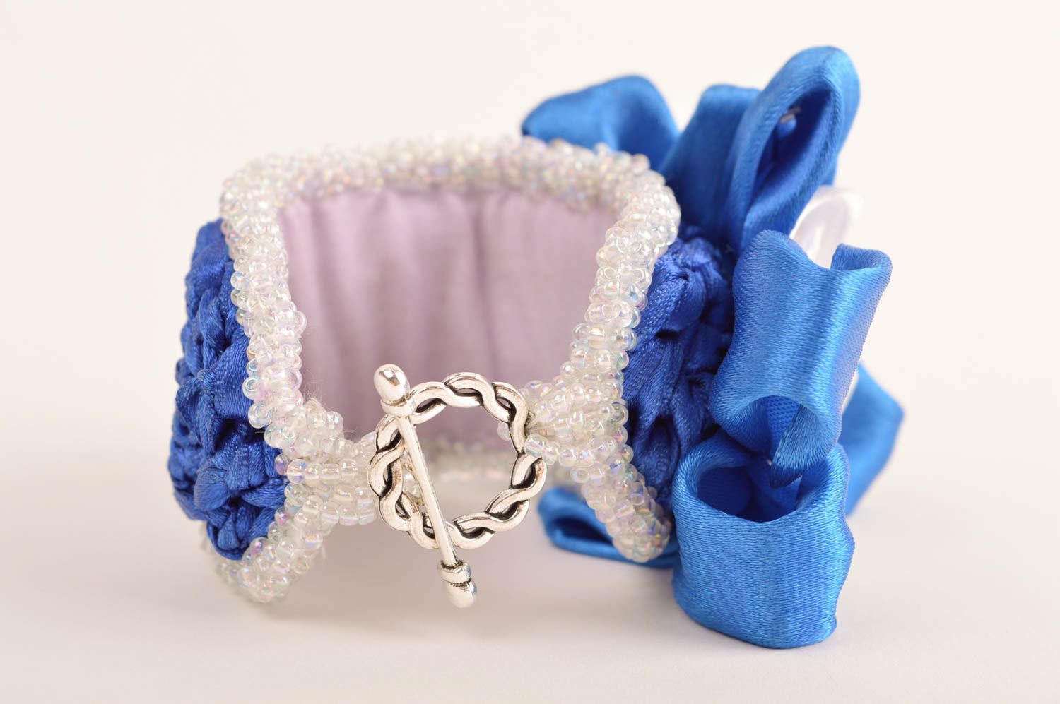 Handmade Armband Frauen Accessoire Blumen Armband Armschmuck Damen blau weiß foto 3