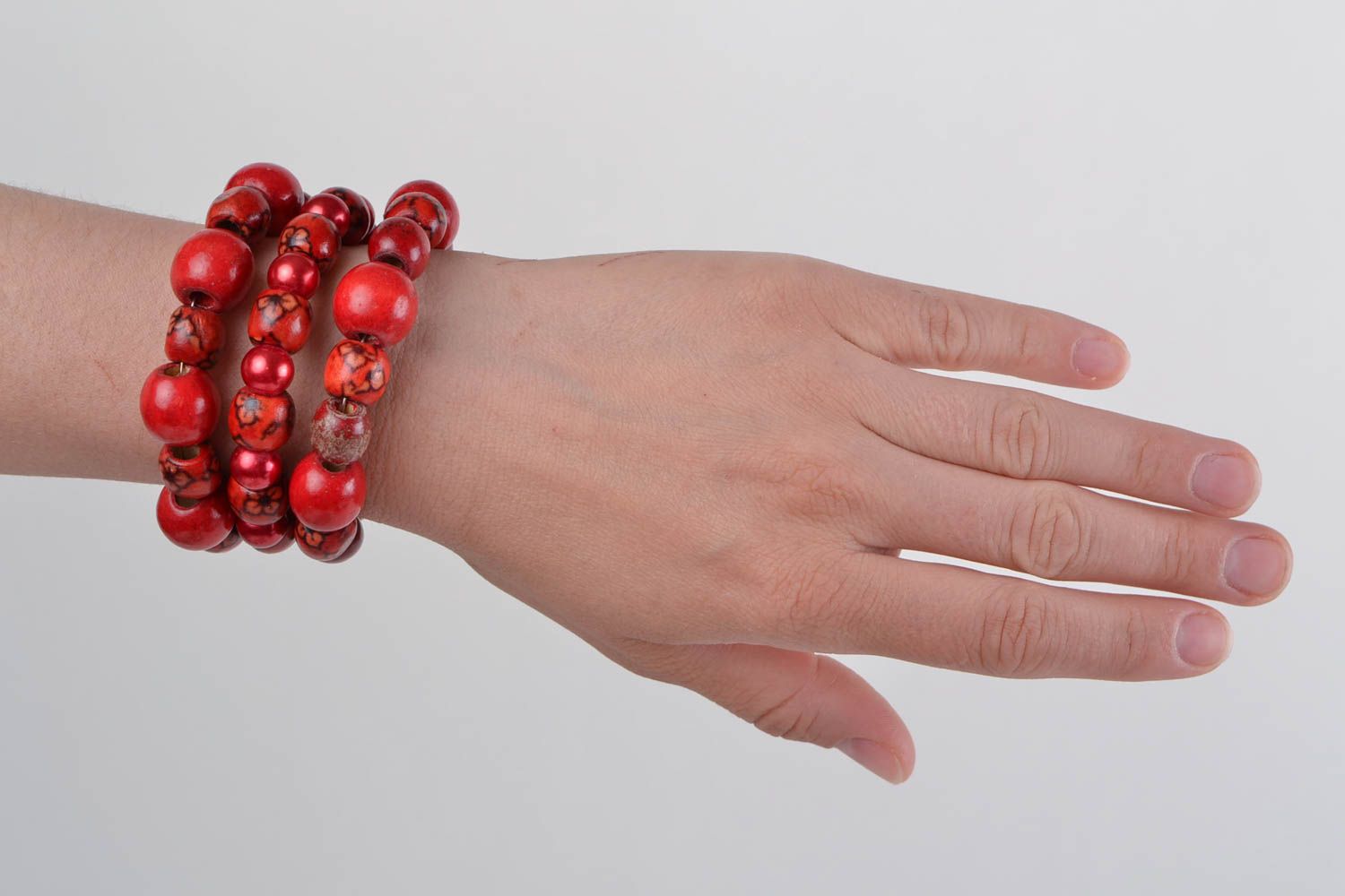 Bracelet made of wood and acrylic three rows female red handmade accessory photo 2