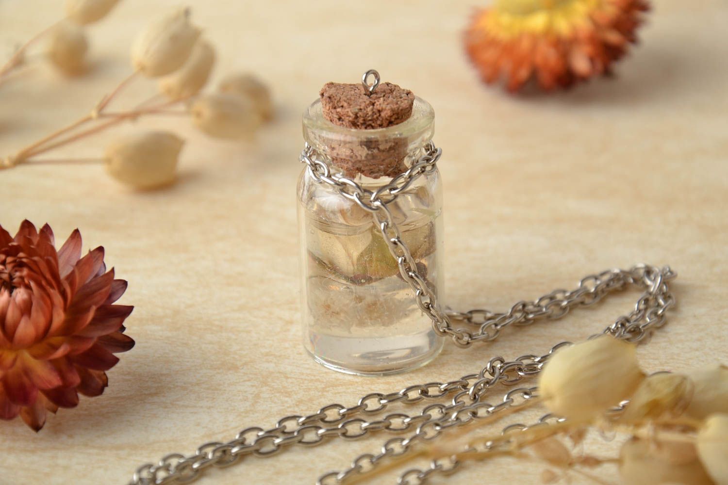 Interior pendant Bottle with Chain photo 1