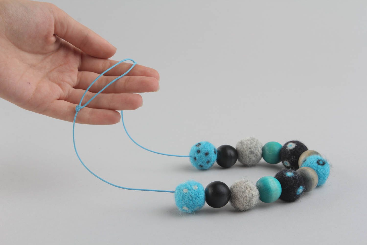Felted beads photo 2