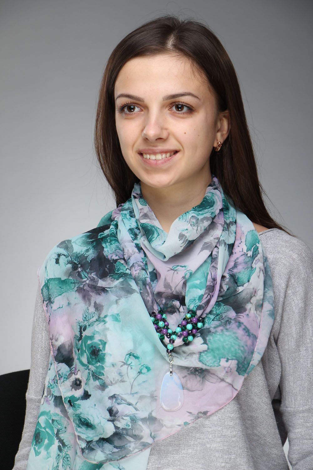 Scarf with natural stones photo 4