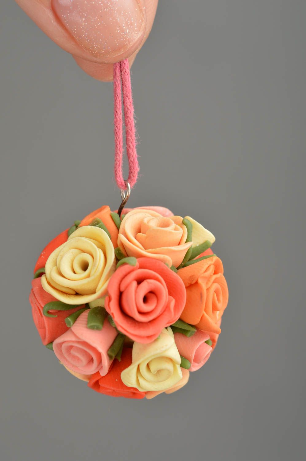Boucles d'oreilles et pendentif fleurs faits main en pâte polymère bijoux photo 3