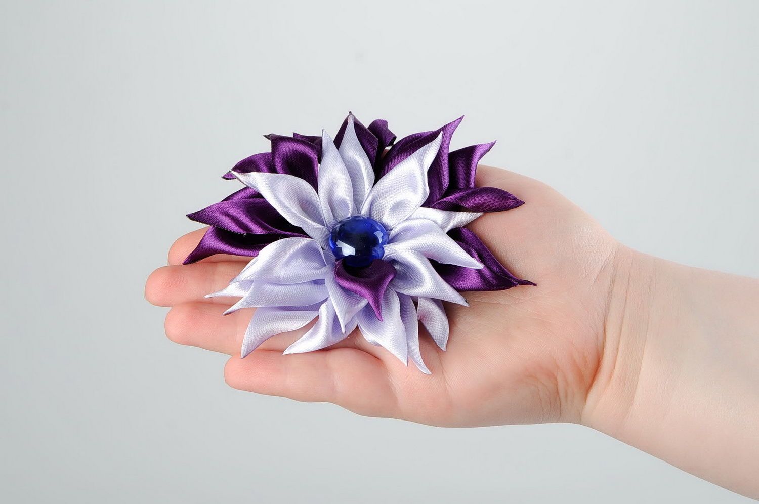 Декоративный цветок из ткани фото 3