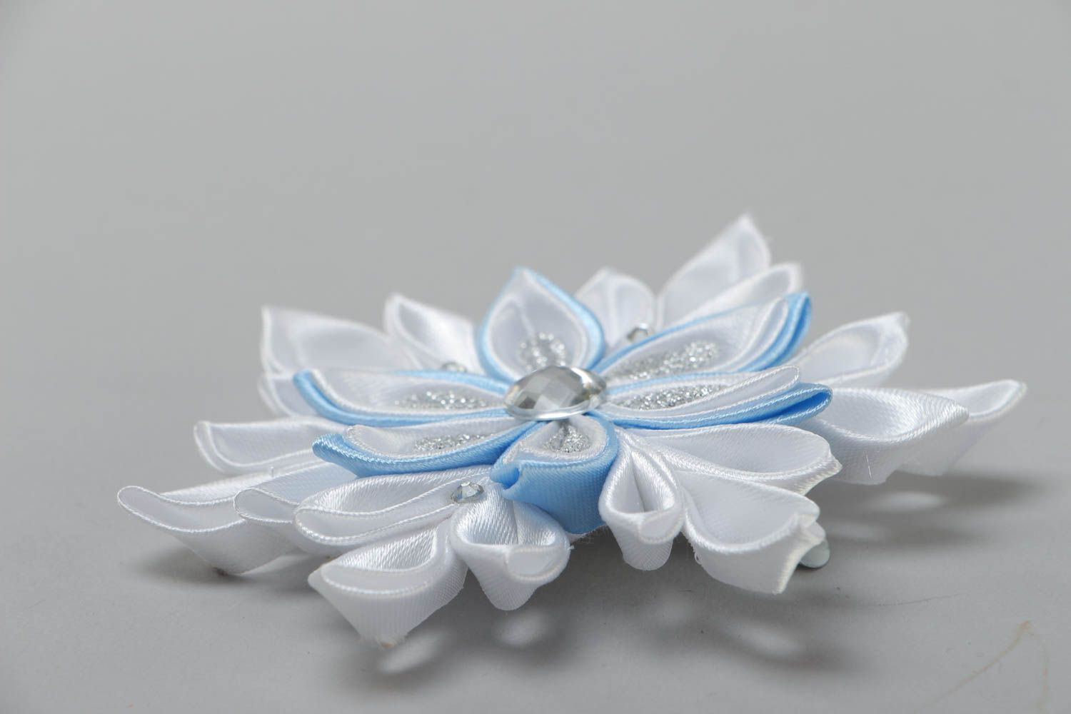 Handmade kanzashi hair clip with white satin ribbons and rhinestones Snowflake photo 3