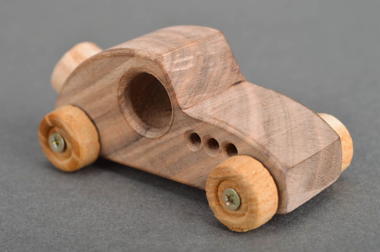Jouet à roulettes voiture en bois fait main original petit pour garçon photo 5