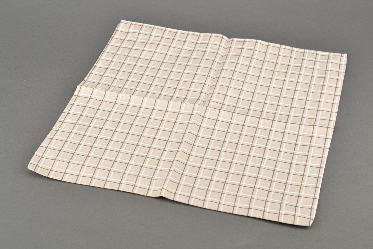 Decorative checkered table napkin photo 4