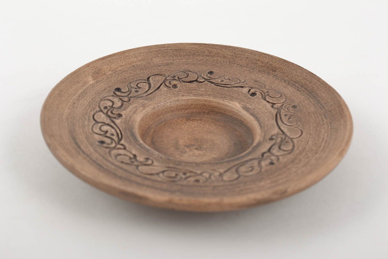 Plato de cerámica pequeño hecho a mano con ornamento recipiente de alfarería foto 5