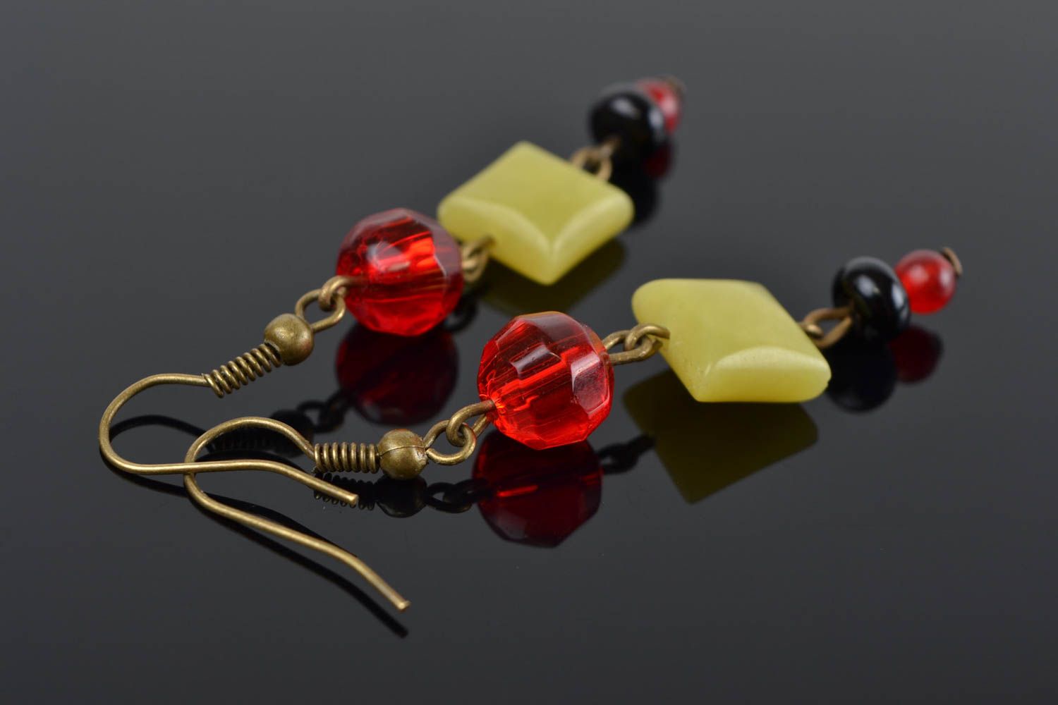 Boucles d'oreilles pendantes en agate et perles de verre longues faites main photo 1