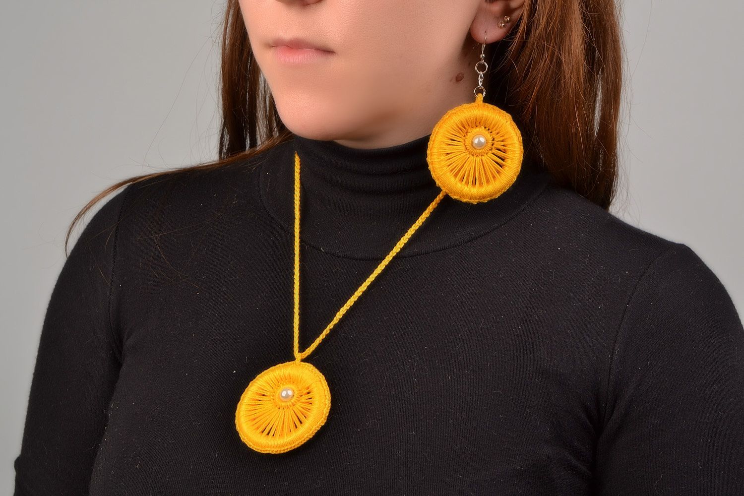 Set of handmade thread woven jewelry bright yellow earrings and pendant 2 items photo 1