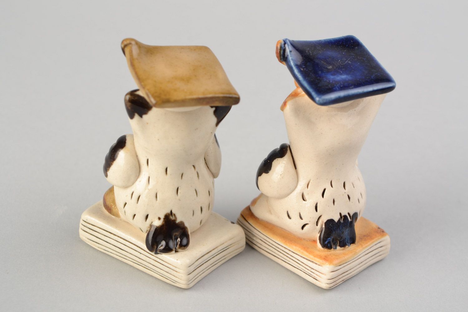 Set of 2 funny handmade glazed ceramic figurines of owls with graduate caps  photo 5