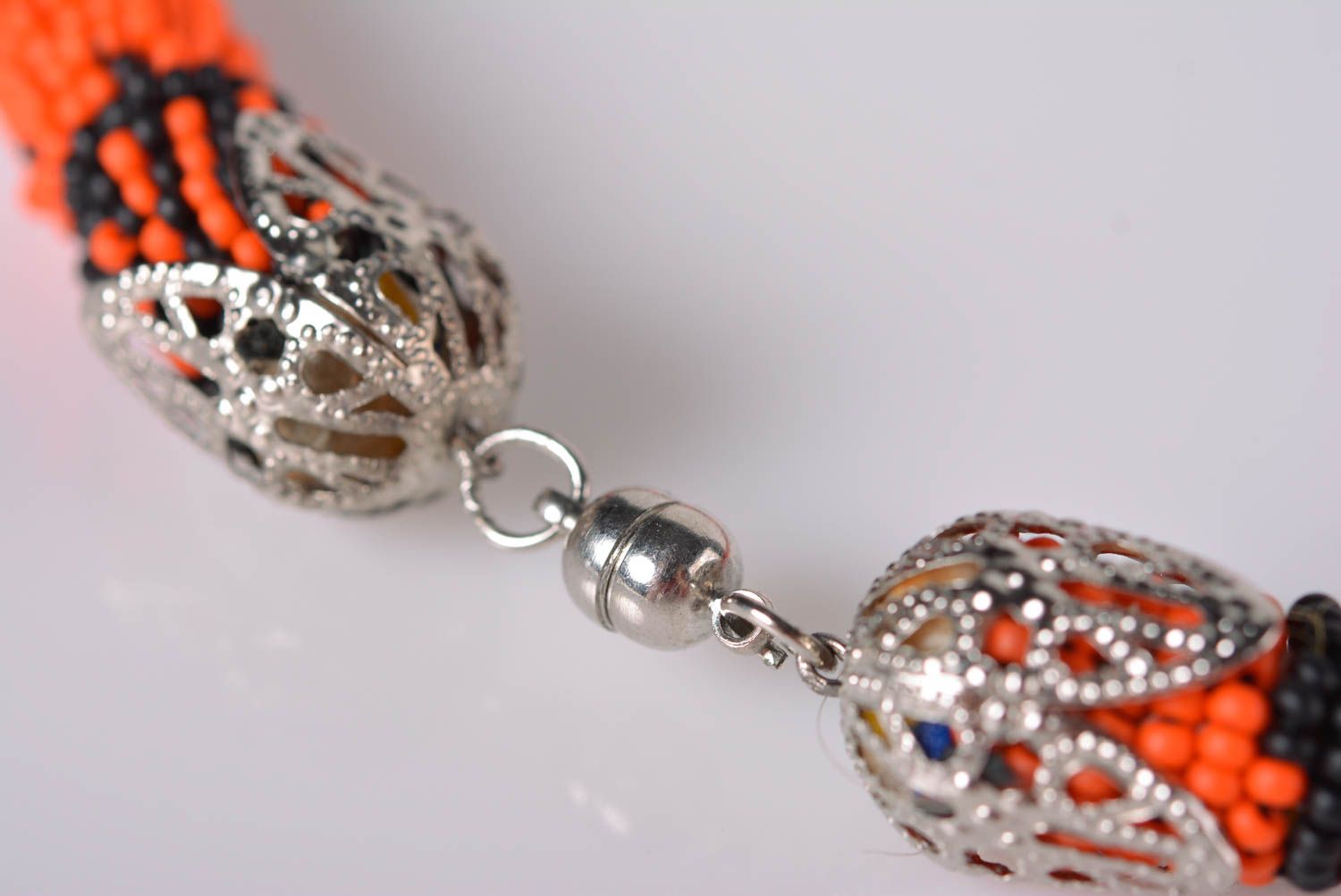 Collier spirale Bijou fait main en perles de rocaille orange noir Cadeau femme photo 5