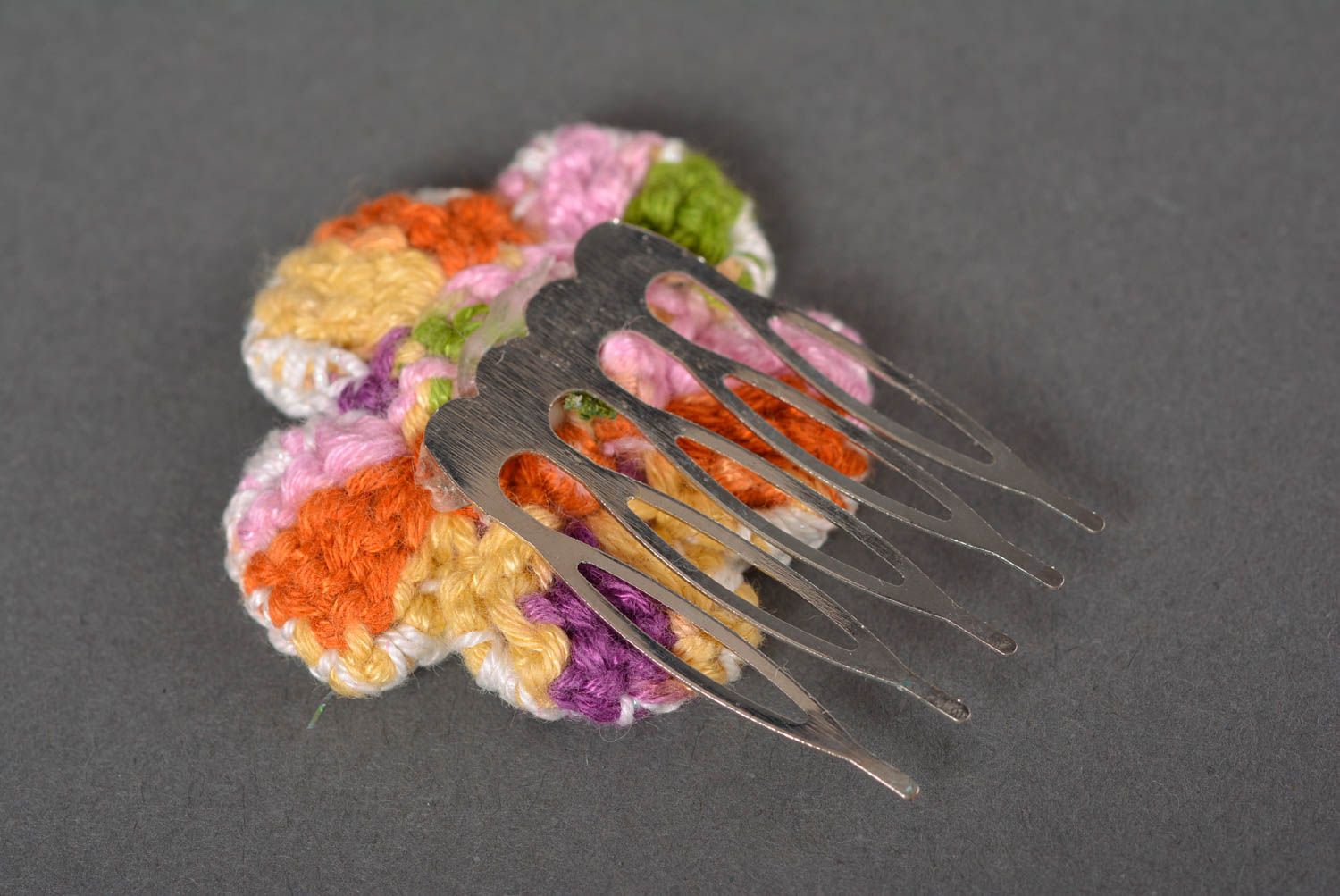 Handmade hair jewelry stylish comb for hair crocheted flower hair accessory photo 4